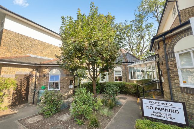 Flat 27, Highview Lodge,, William Farthing Close, Hampshire photo 2