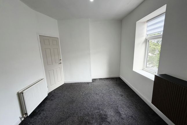 10, Ramsey Street, Bradford photo 5