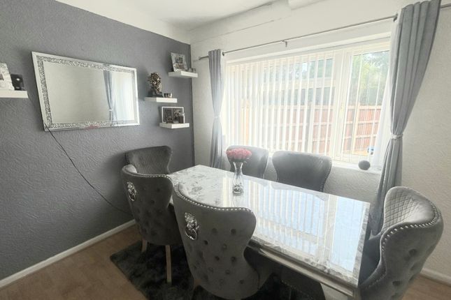 320, WOLVERHAMPTON photo 3