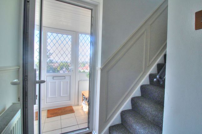20, Stratford Gardens, Stanford-le-hope photo 4