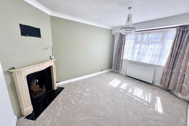 7, Frobisher Road, Fareham photo 3