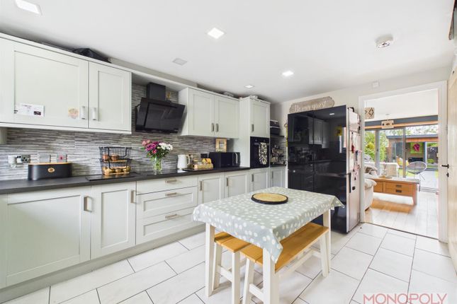 22, Bloom Avenue, Brymbo photo 3
