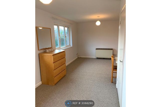Flat, Youngbridge Court Redlands Lane, Fareham photo 5
