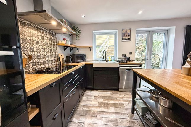 2 Alma Terrace, Bridgend photo 4