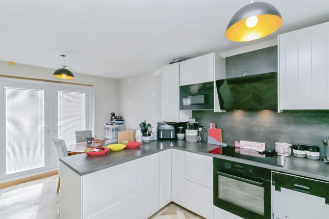 10, Flemingston Road, Barry photo 3