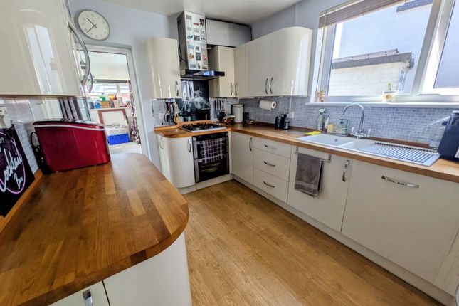 21, Arthur Street, Ammanford photo 3
