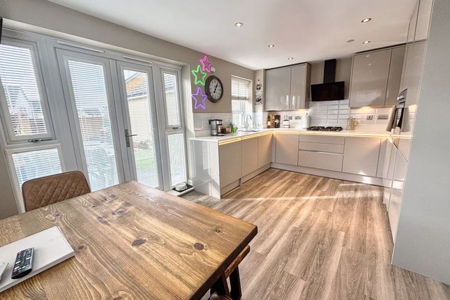 12 Maes Y Rhedyn, Bridgend photo 3