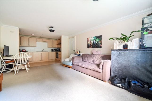 Flat 9, Canvas Court,, Kings Road, Surrey photo 3