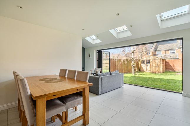 24, Birch Close, Winchester photo 4