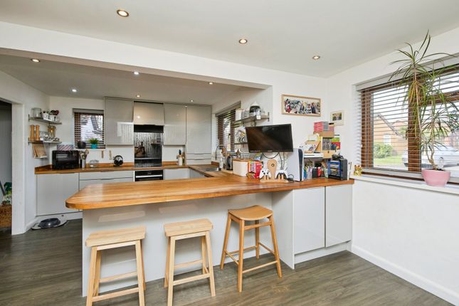 27, Eaton Grange Drive, Nottinghamshire photo 2