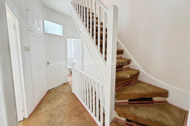176a, Brightwell Avenue, Westcliff On Sea photo 2