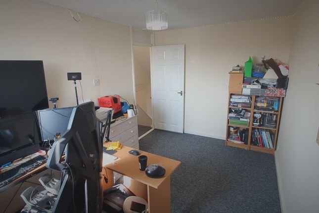 28, Meadowlea, Telford photo 4