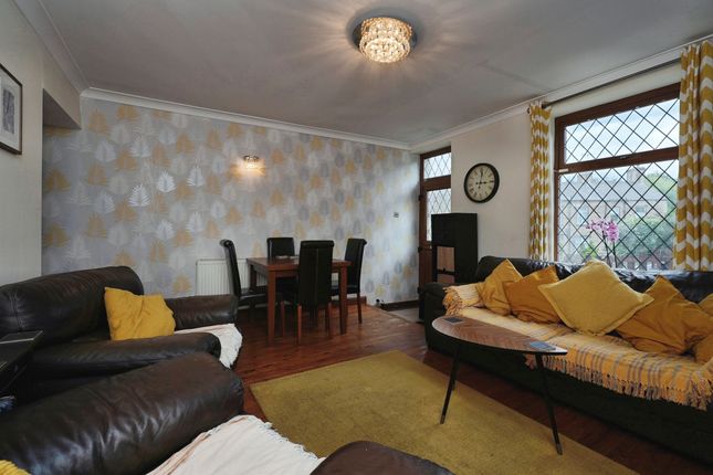 8, Richardson Street, Bradford photo 4