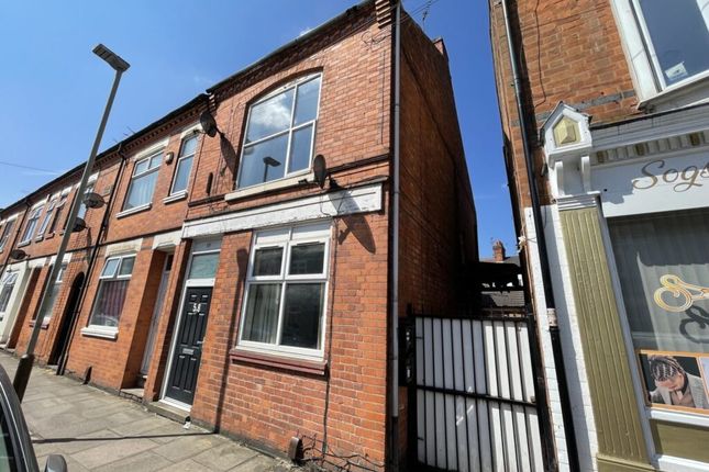 Thumbnail Flat to rent in Tudor Road, Leicester