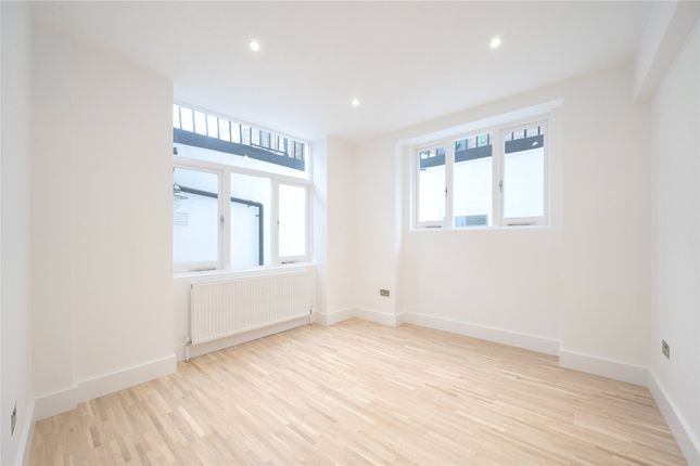 Flat for sale in Guildhouse Street, London