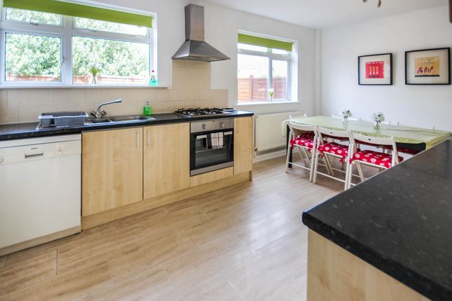 26 Hawkins Road, Poole photo 2
