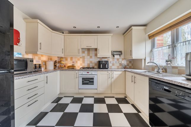 56 Northfield Court,, Pollards Way, Somerset photo 3