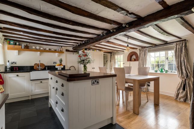 Lattice and Thatch, Village Road, Bromham, Bedfordshire photo 4