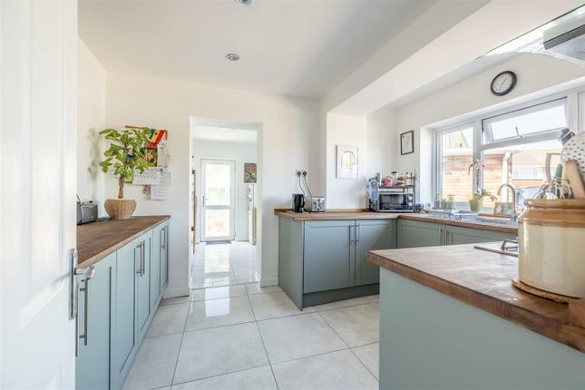 4, Hanley Close, Windsor photo 4