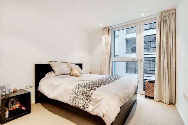Flat for sale in Buckhold Road, Wandsworth, London