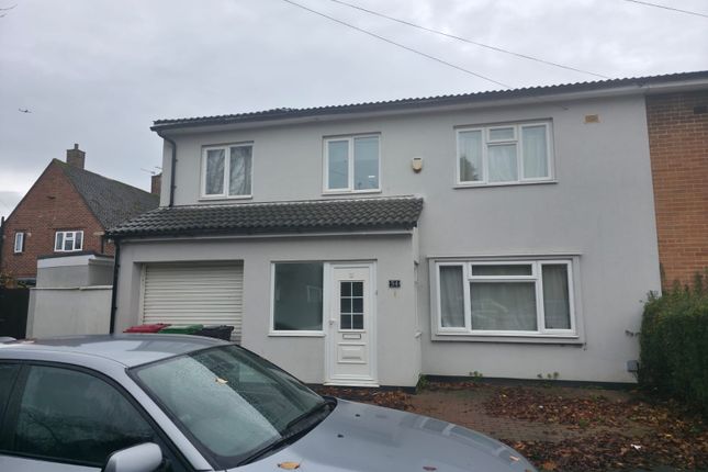 An Unusually Spaced  5-6 Bedroom Property Offers Versatile Living In A Convenient Location Close To Local Amenities.