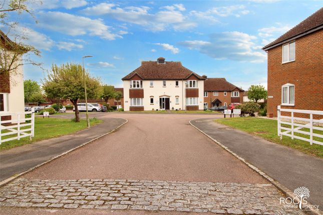 Flat for sale in Ferndale Court, Thatcham, Berkshire