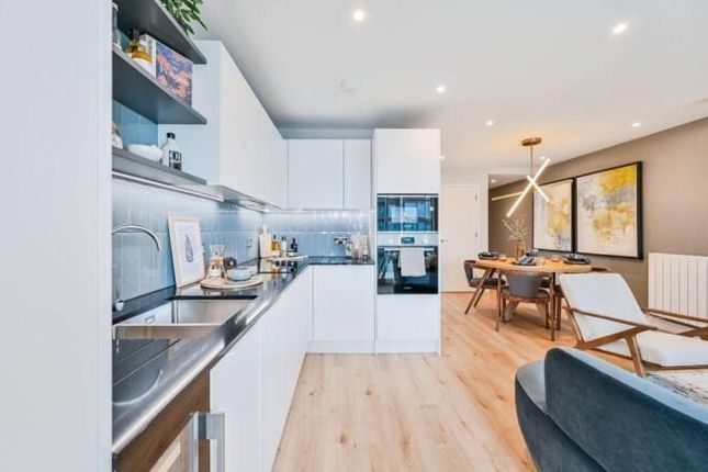 2 Southlake Road, London, Greater London photo 4