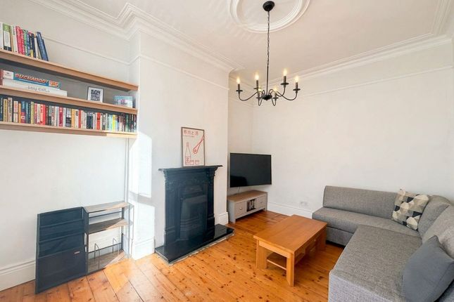 223 Warton Terrace, Newcastle Upon Tyne photo 3