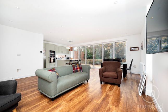 Thumbnail Detached house for sale in Wentworth Road, Temple Fortune, London