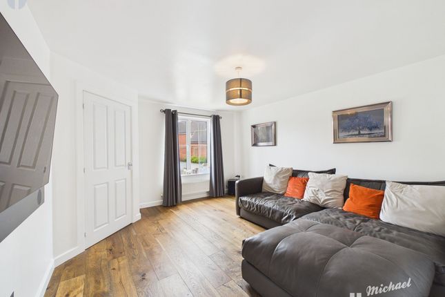 3 Mirabelle Close, Aylesbury photo 2