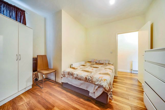 Flat for sale in Durnsford Road, London