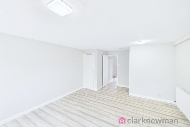 70, Madells, Epping photo 3