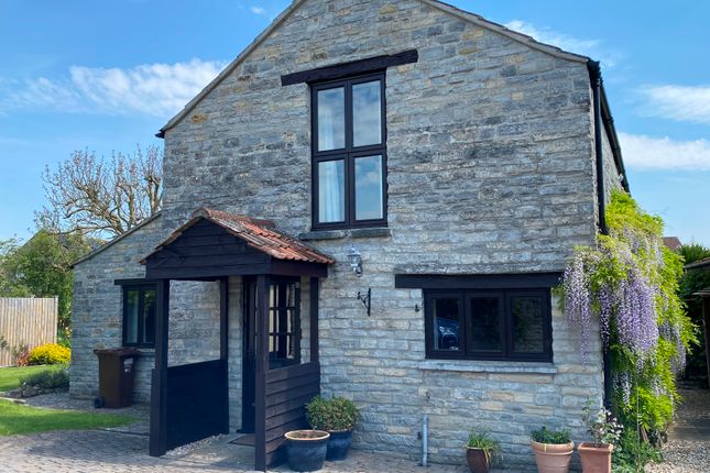 Barn conversion to rent in The Triangle, Somerton