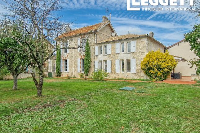 Thumbnail Villa for sale in Roullet-Saint-Estèphe, Charente, Nouvelle-Aquitaine