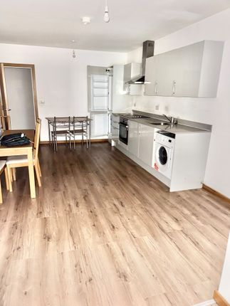 Flat 27, The Quadrant, Westlea, Swindon photo 4