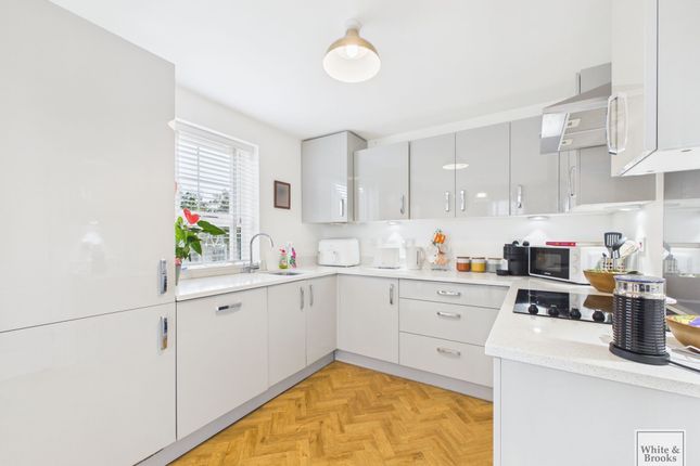 9 Hawthorn Way, Chichester photo 2