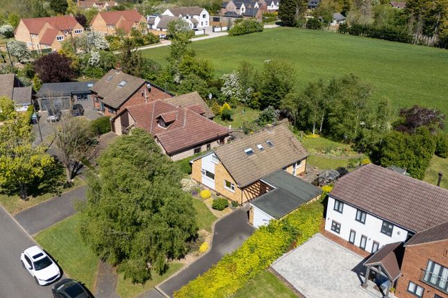 9 Quineys Leys, Stratford-upon-Avon photo 2