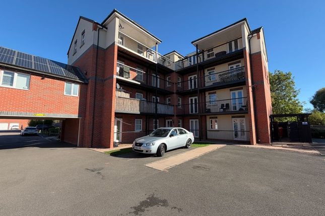 2-bed flat on Beagle Close, Leicester, £99,000