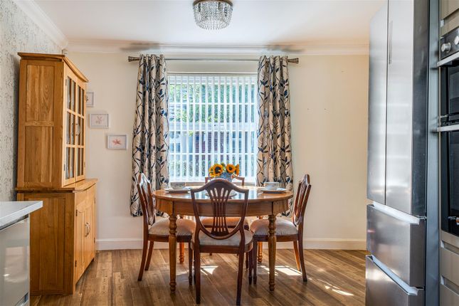 10, Willow Close, Maidstone photo 4