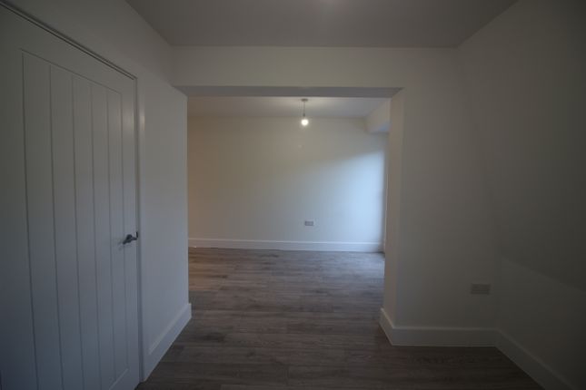 32, Postway Mews, Ilford photo 2