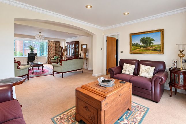17 Prince Charles Gardens, Southport, Merseyside photo 3