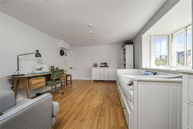 21, Kilberry Close, Isleworth photo 4
