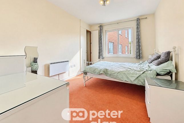 28, Cardiff photo 5