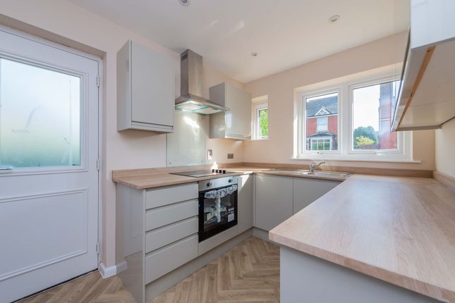 23 Talbot Road, Telford photo 2