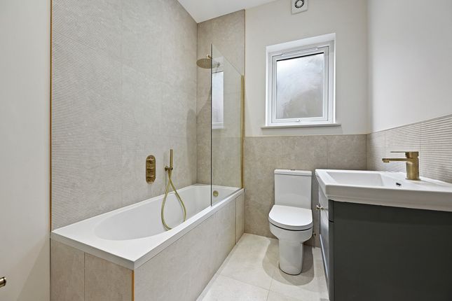46, Avenue Gardens, London photo 4