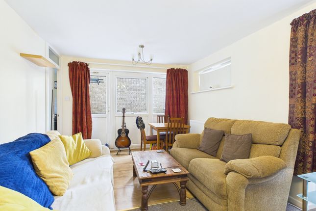 104, Eyrescroft, Peterborough photo 4