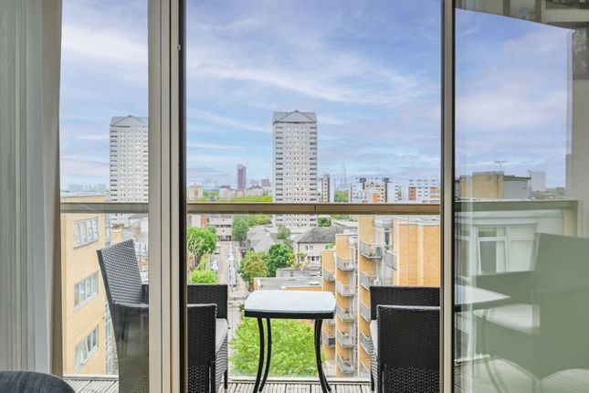 Thumbnail Flat for sale in Lanterns Way E14, Canary Wharf, London,