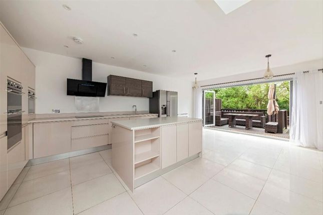 9, Brooklands Road, Weybridge photo 2