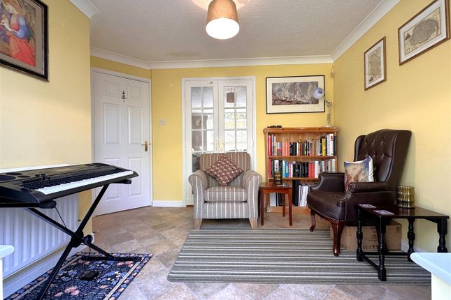 11, Lilburne Close, Newark photo 4