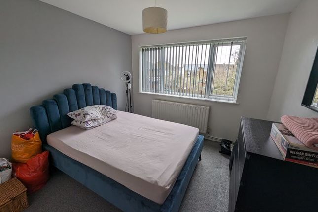 Flat for sale in Brentwood Close, London